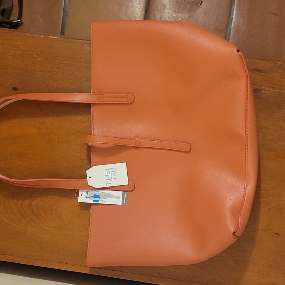 NWT Veagan Shoulder Purse